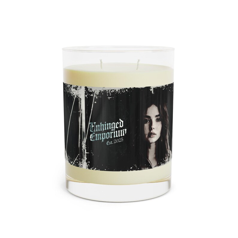 Candela profumata gotica 'Unhinged Ophelia', Emo Haunting, in vetro pieno, 11 once, portacandele, arredamento per la casa, decorazione di Halloween, estetica dark immagine 4