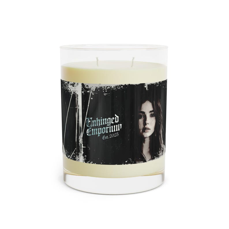 Candela profumata gotica 'Unhinged Ophelia', Emo Haunting, in vetro pieno, 11 once, portacandele, arredamento per la casa, decorazione di Halloween, estetica dark immagine 3