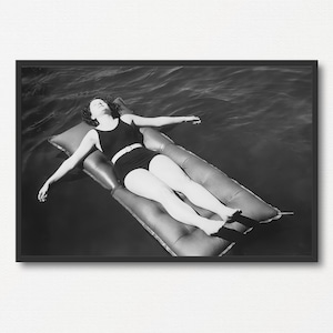 Vintage Beach Photograph, Vintage Black and White Photo Printable,  Relaxation Decor, Retro Wall Art, Summer Vibes