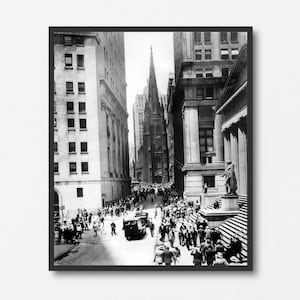 New York Wall Street Scene, Fotografía en blanco y negro, Impresión de decoración del hogar urbano, Regalo de arquitectura, Día de Nueva York, Póster de viaje antiguo antiguo