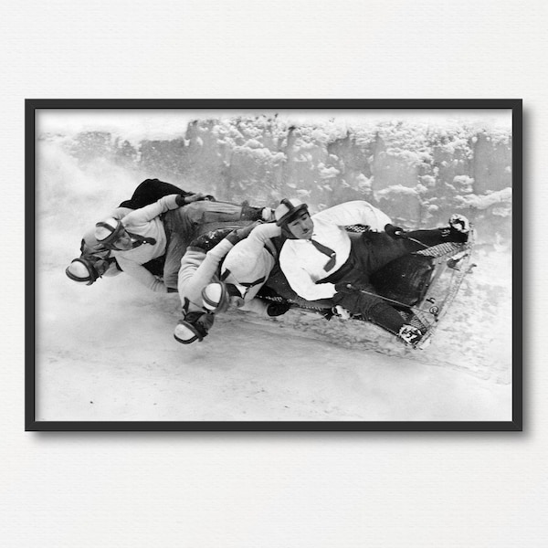 Vintage Bob-Team-Foto, altes Schwarzweiß-Fotodruck, Wintersport-Liebhaber-Geschenk, Neujahrsgeschenk, antikes Schlitten-Foto 1930
