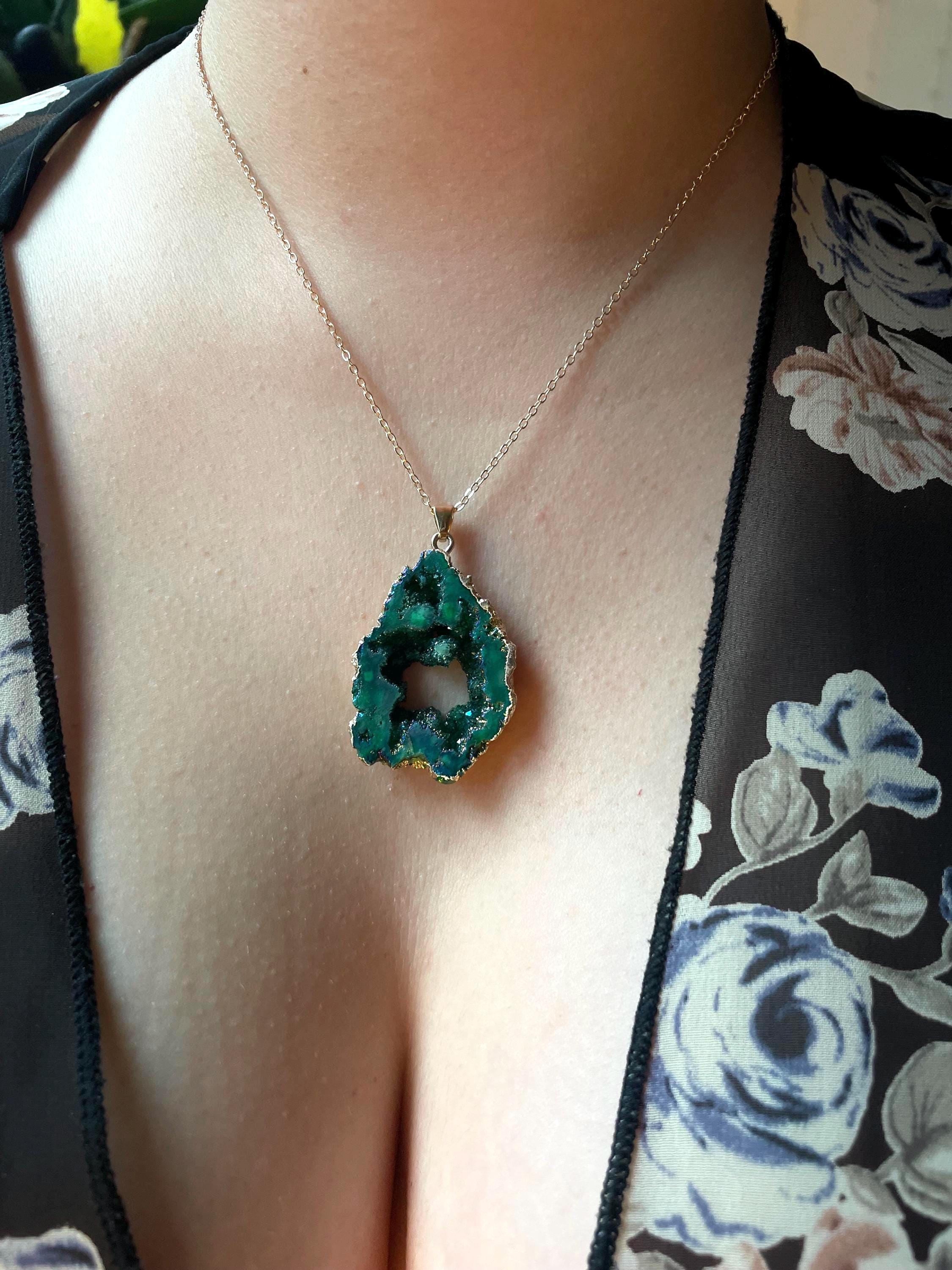 Stone Green Quartz Geode Slice Pendant Crystal with Gold Plated Edge
