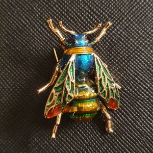 Stunning Vintage Style Enamel Bee Brooch – Exquisite Detailing and Bold Design Insect pin Bumblebee pin brooch