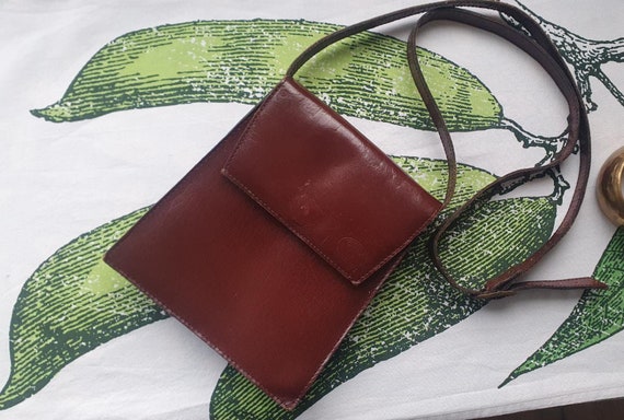 Vintage Leather Crossbody Handbag Purse Bear Design Pure 
