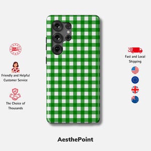 Puede incluir: Una funda de teléfono a cuadros verdes y blancos. La funda del teléfono tiene una matriz de cámara en la parte superior izquierda. El texto "AesthePoint" está en la parte inferior. También hay iconos y texto sobre servicio al cliente y envío.