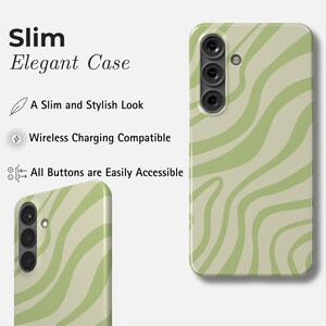 K&ouml;nnte beinhalten: Schlanke und elegante Handyh&uuml;lle mit einem hellgr&uuml;nen und beigefarbenen Wellenmuster. Die H&uuml;lle hat einen Kameraausschnitt und den Text "Slim Elegant Case" mit zus&auml;tzlichem Text.