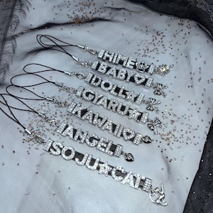 Correa para llavero con dije de letra, dije deslizante brillante, accesorio kawaii hecho a mano
