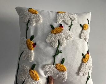Spring flower garden punch pillow , hand tufting pillow, summer cushion cover, pillow case, daisy handmade gift