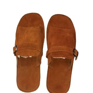 Camel leather shop slippers