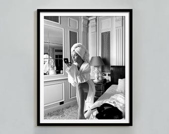 Printable Hypebeast Wall Art, Black and White, Luxury Fashion Print, Girls Bathroom Decor, Y2k Poster, Bathroom Wall Art, Digital Download