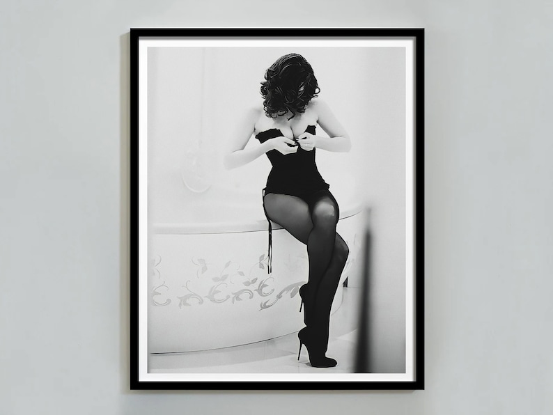Woman in Bathtub Print, Bathroom Poster, Black and White, Fashion Wall Art, Vintage Photography, Teen Girls Bathroom Decor, Digital Download