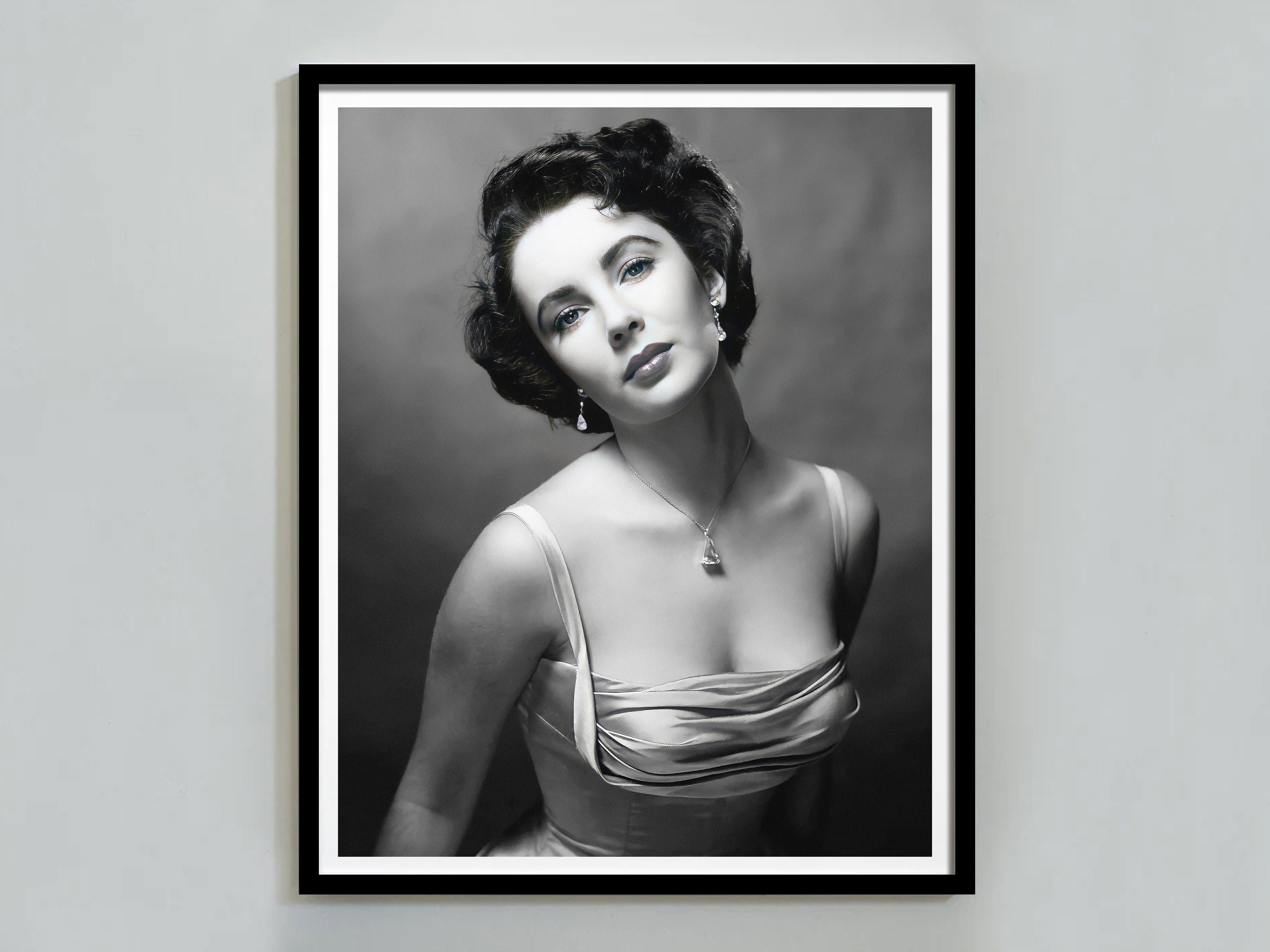 Elizabeth Taylor　直筆サインと白黒ポートレート写真 Elizabeth Taylor Print, Black and White, Vintage Photography