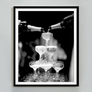 シャンパンフルートタワーグラスプリント、バーカートウォールアート、白黒、カクテルプリント、ヴィンテージバー装飾、アルコールポスター、デジタルダウンロード
