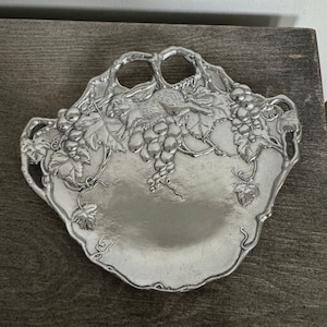 Arthur Court Bunny Rabbit and Grapes Trinket Dish Small Tray 7.5”x8.25”