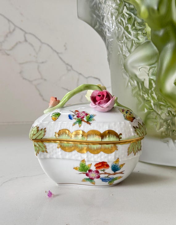 Herend Queen Victoria Hand Painted Heart Shaped Bon Bon Dish With