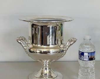 Cubitera de champán/vino con diseño de trofeo vintage, chapada en plata, de 25,8 x 22,2 cm, con inserto o para usar como jarrón.