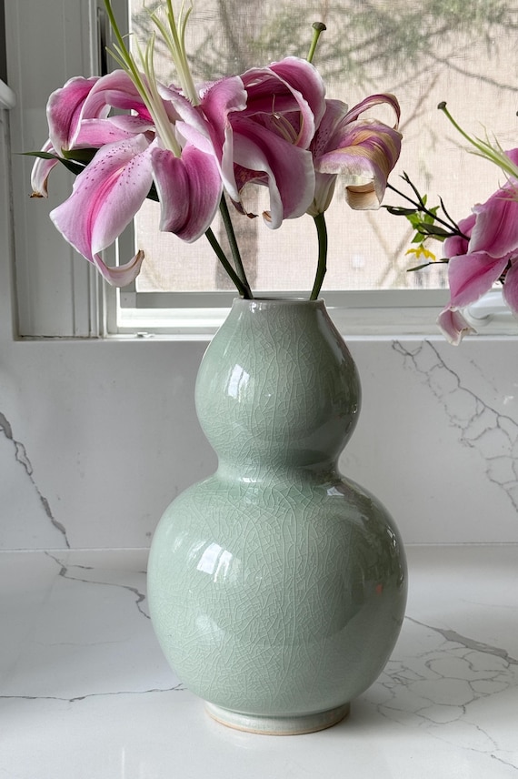 Vintage Chinese Crackled Celadon Gourd Vase 11.5