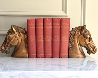 Pair of Vintage Horse Head Bookends in Bronze-Tone Finish, Mid-Century Sculptural Pair