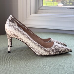 Black and Cream Manolo Blahnik Python Snakeskin Pumps Shoes With