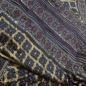 Kalikar Heavy Twilve banarasi crush Fark Laces Border Green Mengo- Red Pink