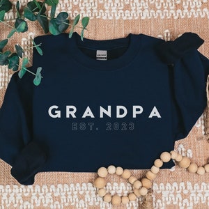 Custom Grandpa Sweatshirt, Personalized Grandpa Sweatshirt, Papa, Grandpa, Dad, Pops, New Grandpa Gift, Dad Gift, New Dad
