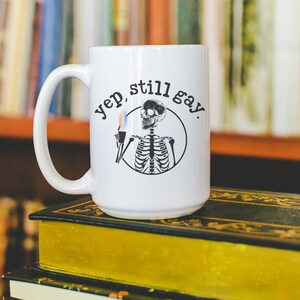 Funny Gay Skeleton Coffee Mug Gift for Gay Friend Lesbian Bisexual Pride Month Cup Birthday Gift for LGBTQ Coworker Bestie Coming Out Gift imagem 5