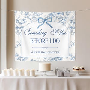 Banner de despedida de soltera "Algo azul antes de hacer" con fondo de fotos personalizado para despedida de soltera en azul polvoriento, letreros de toile azul para despedida de soltera. imagen 4