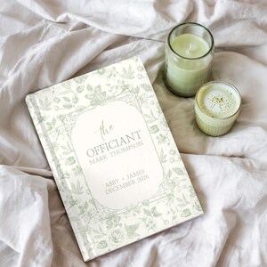 Libro personalizado de notas de ceremonia de Toile de Jouy francés para oficiantes, regalo de agradecimiento en azul polvoriento, caja de propuesta para oficiantes de bodas, diario para oficiantes, regalo. imagen 2
