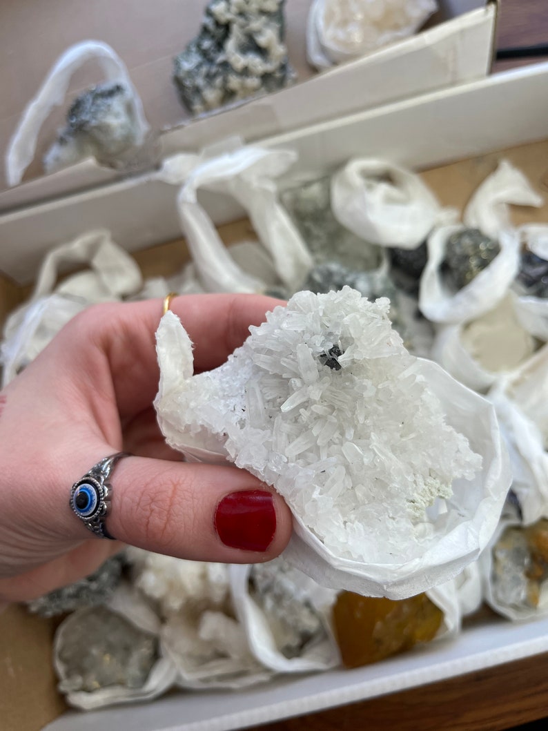 Raw Crystal / Mineral Clusters image 8