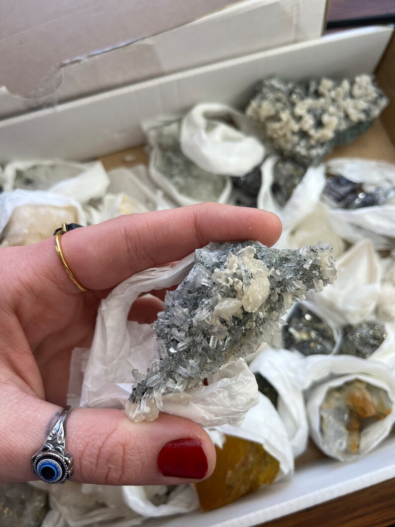 Raw Crystal / Mineral Clusters image 10