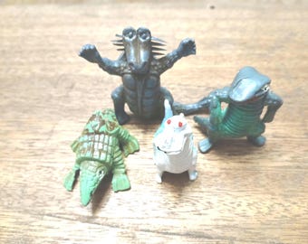 19 Piece Vintage Dinosaur / Chinasaur Toys, Imperial, Dino