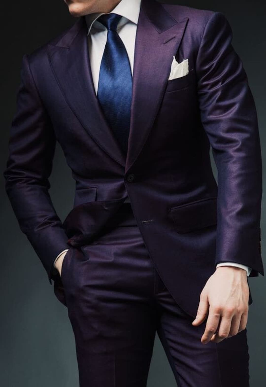 Traje morado oscuro para hombre: traje de novio de dos botones