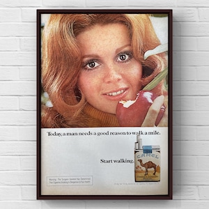 Vintage anni '70 Camel Cigarettes 70s Donna Rivista Pagina Pubblicità Poster Carta Stampa Arte Murale Arredamento Casa Retro Regalo Originale Collezionabile Man Cave
