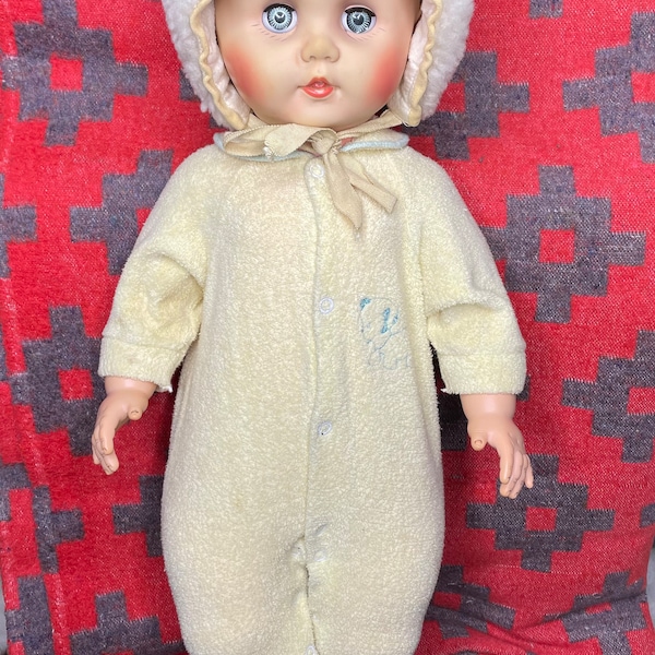 Vintage 1950er Jahre große schläfrige Puppe mit schließenden Augen Plastikspielzeug Kinder Mädchen Retro Dolly 50er Jahre Sammlerstück Geschenk Onesie Süßes Spielbaby