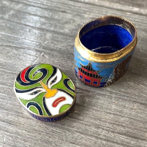 Vintage 1980s Cloisonne Opera Mask Chinese Pill Box 70s Container Retro Rainbow Boxes Small Makeup Beauty Gift Japanese Sumo Glass Metal