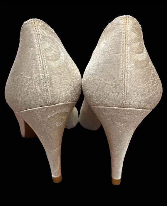 Escarpins Stuart Weitzman - Talons Chaton - Taille 6 - Satin - Occasion - Style Soirée