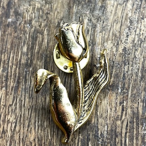 Vintage 1980s Tulip Brooch Signed Camco Flower Floral Beautiful Lapel Pin Accessories Clothing Fashion Tulips Flowers Jewelry Gold 80s Gift
