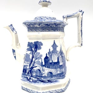 Tetera de loza inglesa de Staffordshire azul y blanca antigua