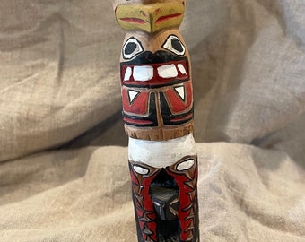 Vintage Totem Pole Carving Stands about 6" tall