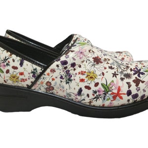 Feminine Slip-Resistant Clogs: Lightweight, Breathable - Ideal for Nurses, Chefs, Gardening - Floral Vibes
