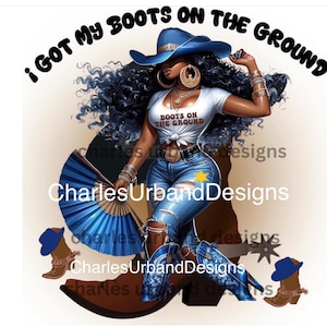 Może przedstawiać: Cyfrowa ilustracja kobiety w niebieskim kowbojskim kapeluszu, białej koszuli z napisem "Boots on the Ground", niebieskich dżinsach i niebieskich kowbojskich butach. Trzyma niebieski wachlarz i ma gwiazdę na dżinsach. Tekst "I Got My Boots On The Ground" jest napisany w kółku wokół kobiety.