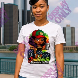 Juneteenth Travel Baddie PNG – Ragazza afro in stile Detroit con bagaglio, cappello del 1865 e "Ricordando i miei antenati" – Download a sublimazione