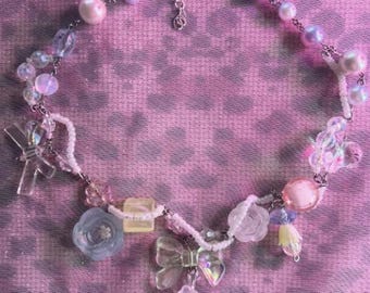 Schillernde Glasblüten Halskette: Perlen Pastell Handgemachter Schmuck