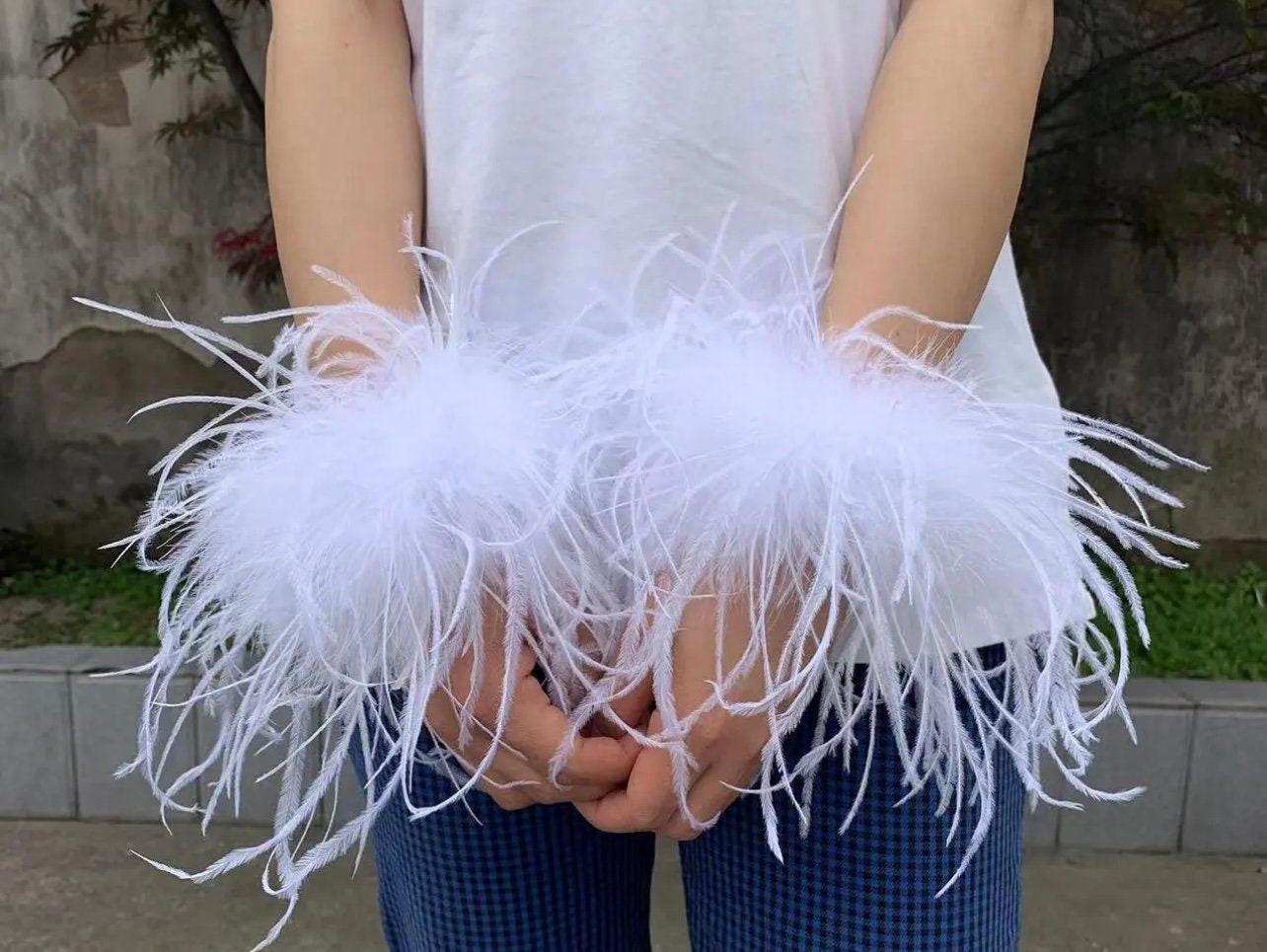 15-80cm White Ostrich Feather Hair for Dresses & Decor - OneYard