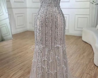 Robe de soirée grise argentée à sequins et perles