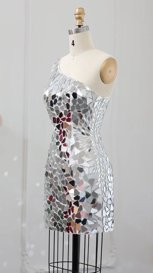 ＭＭ6 Silver mirrored one-shoulder dress Silver Mirrored Sleeveless One Shoulder Side Cutout Mini