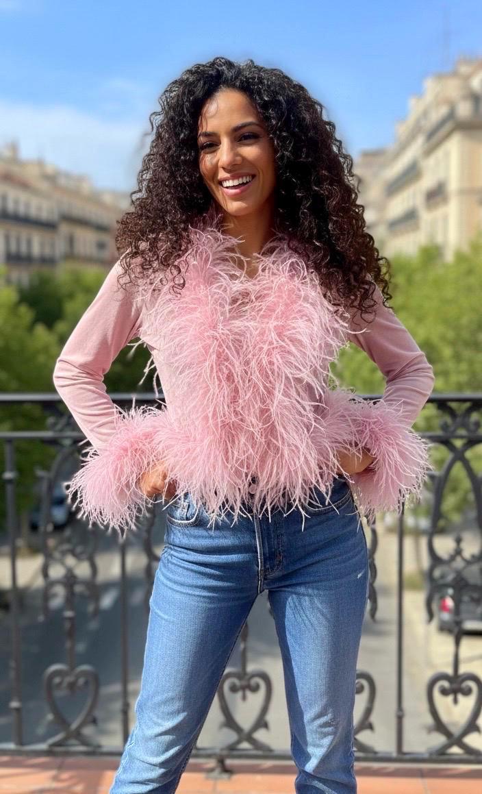 mmeeme Feather like ensemble topsピンク Blush Pink Sheer Long Sleeve Bolero With Ostrich Feather Trim on