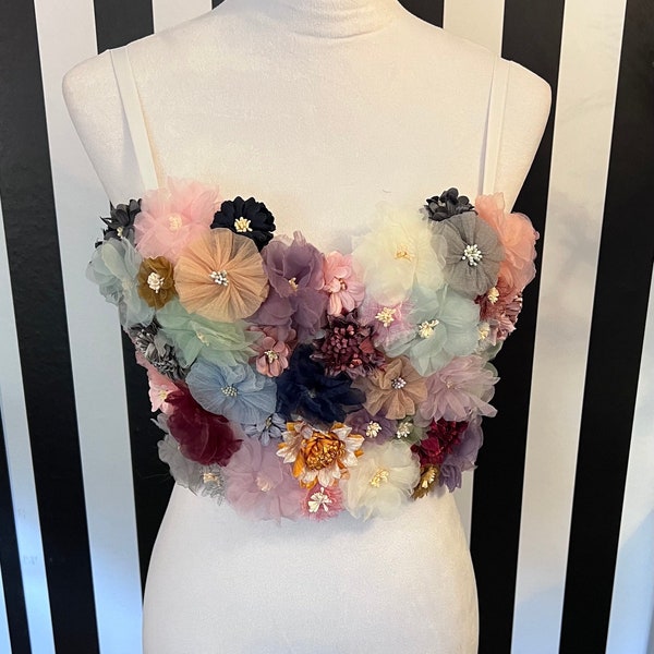 White Bustier Top With Embroidery And Flower Details