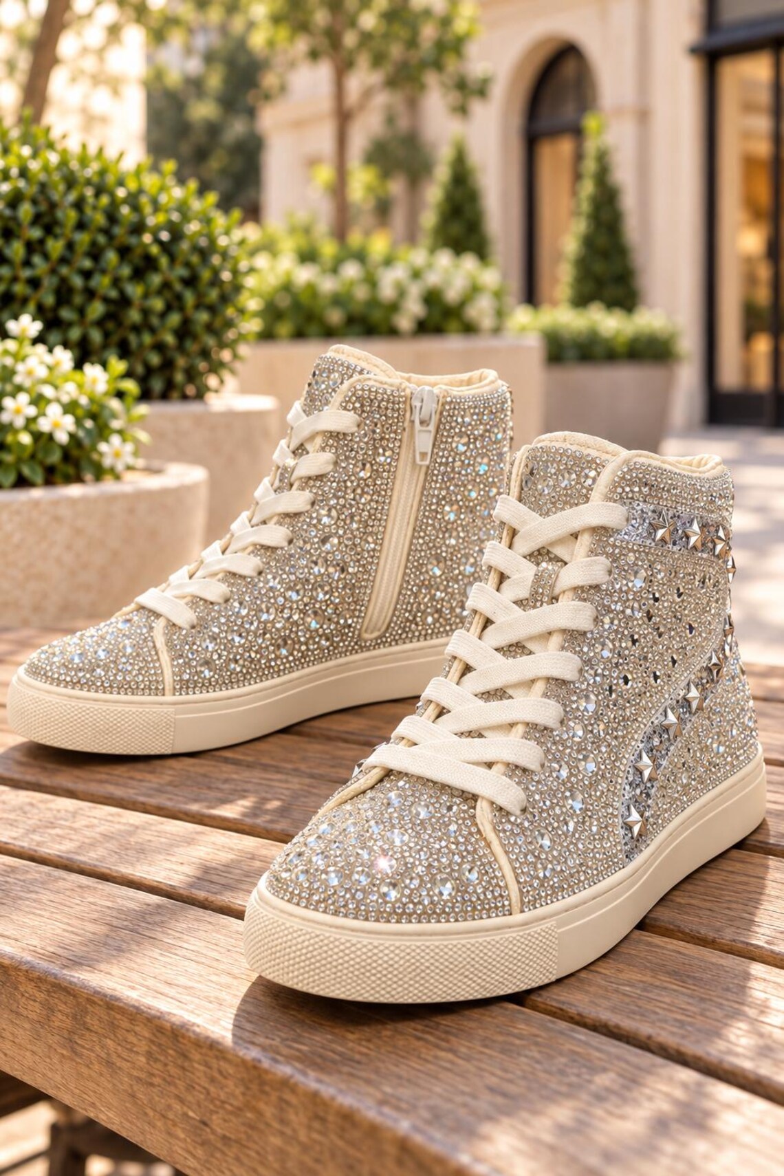 Luxury Rhinestone High Top Sneakers – Silver Crystal Star Studded Designer Inspired Shoes – Hey Girl – Bling Platform Tennis Shoes, foto 4 di 4