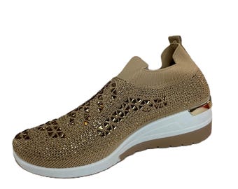 Złote i czerwone, olśniewające trampki z kryształkami